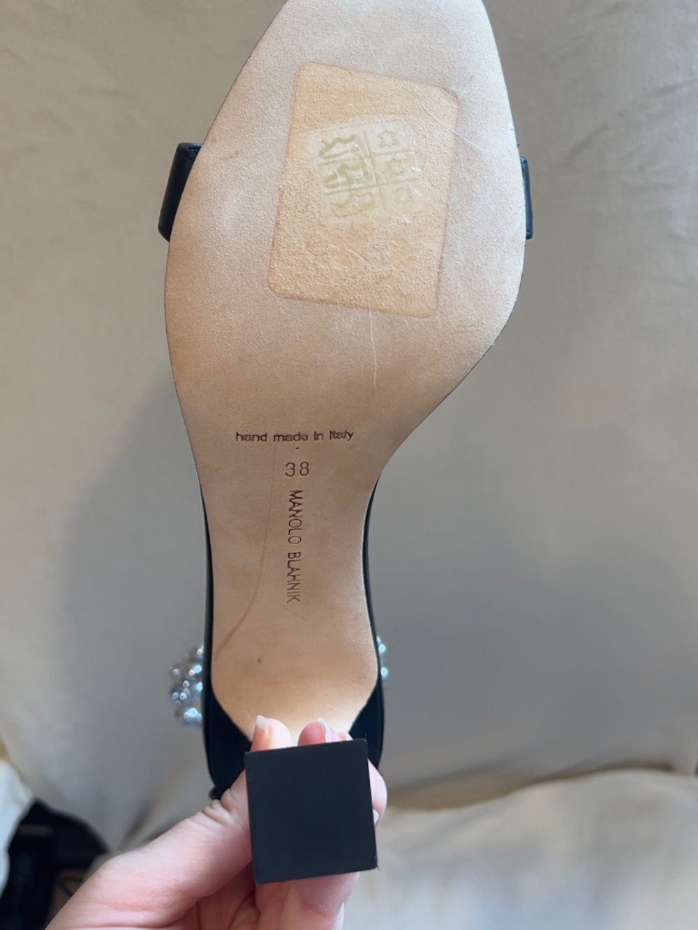 MANOLO BLAHNIK Charona Calfskin Pearly-Bracelet Sandals SIZE 38, 7.5 - Picture 4 of 6